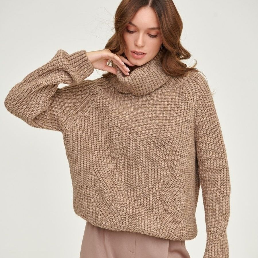 
                      
                        Gestrickter Rollkragenpullover
                      
                    