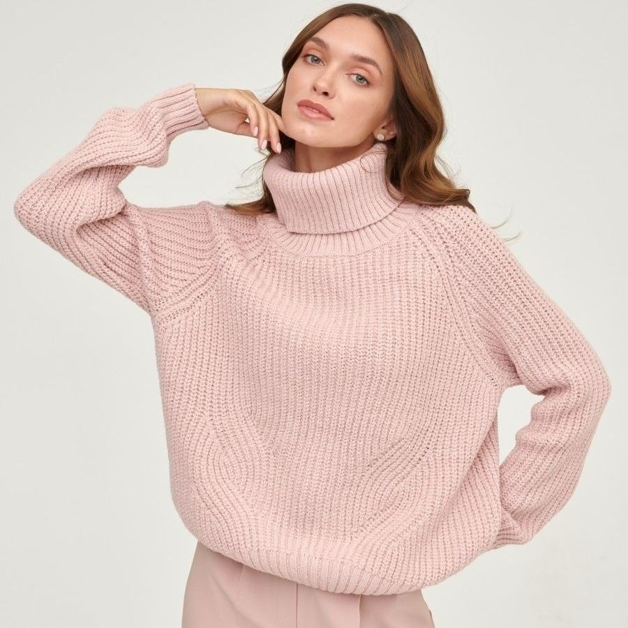 Knitted Turtelneck Pullover